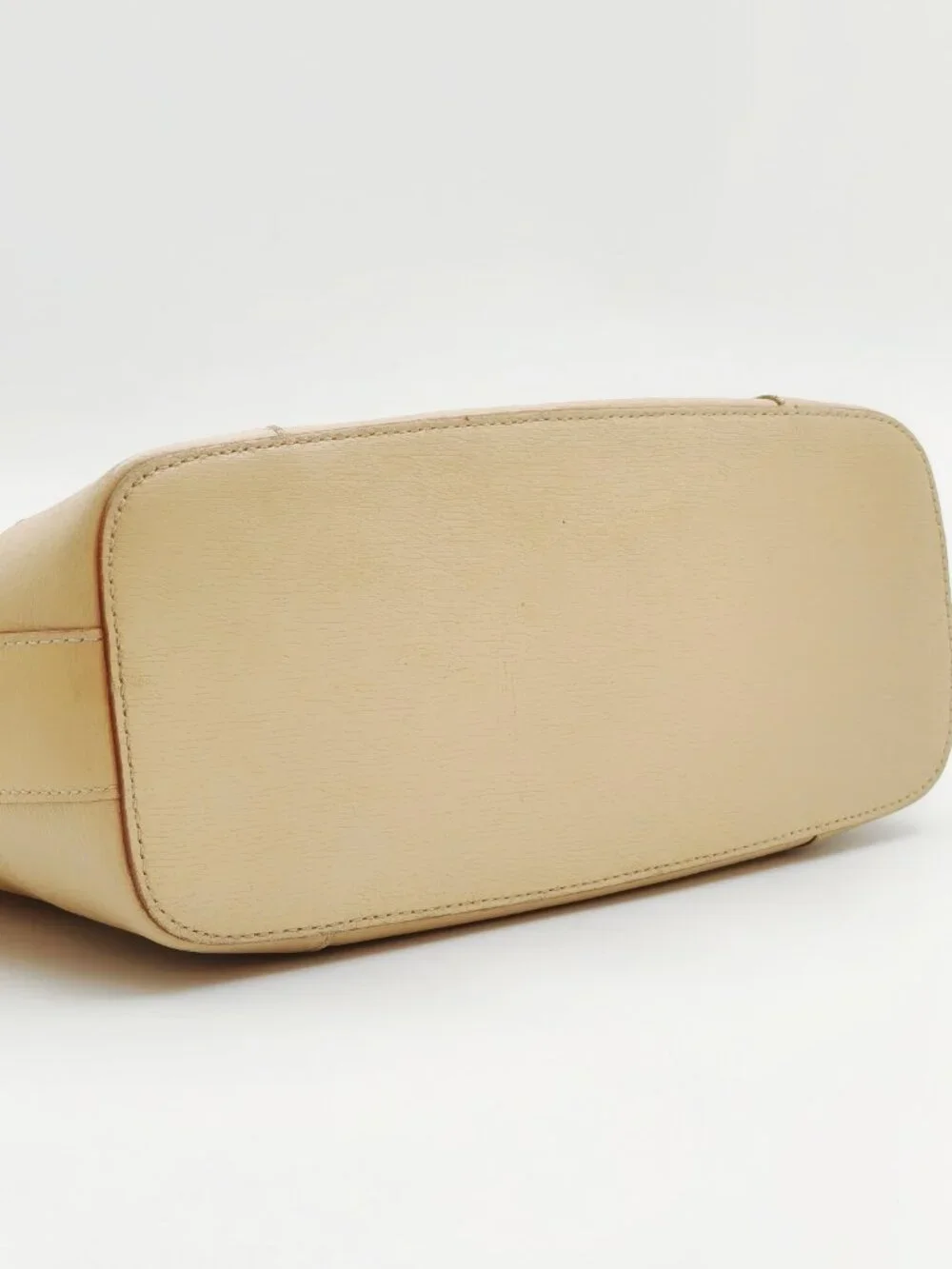 Gucci brand color